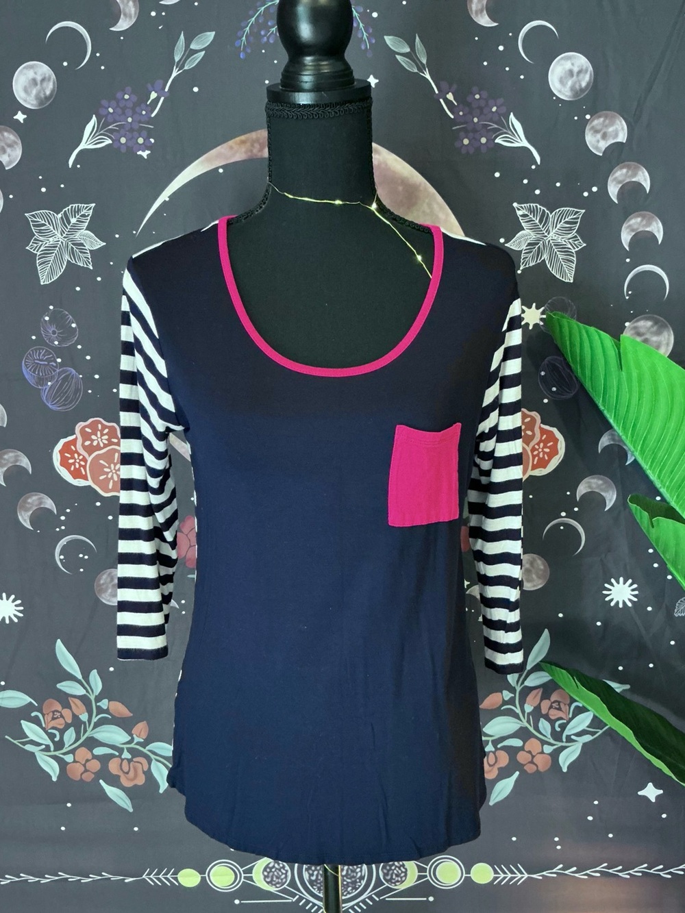 StitchFix Top 🩷 - Picture 2 of 4